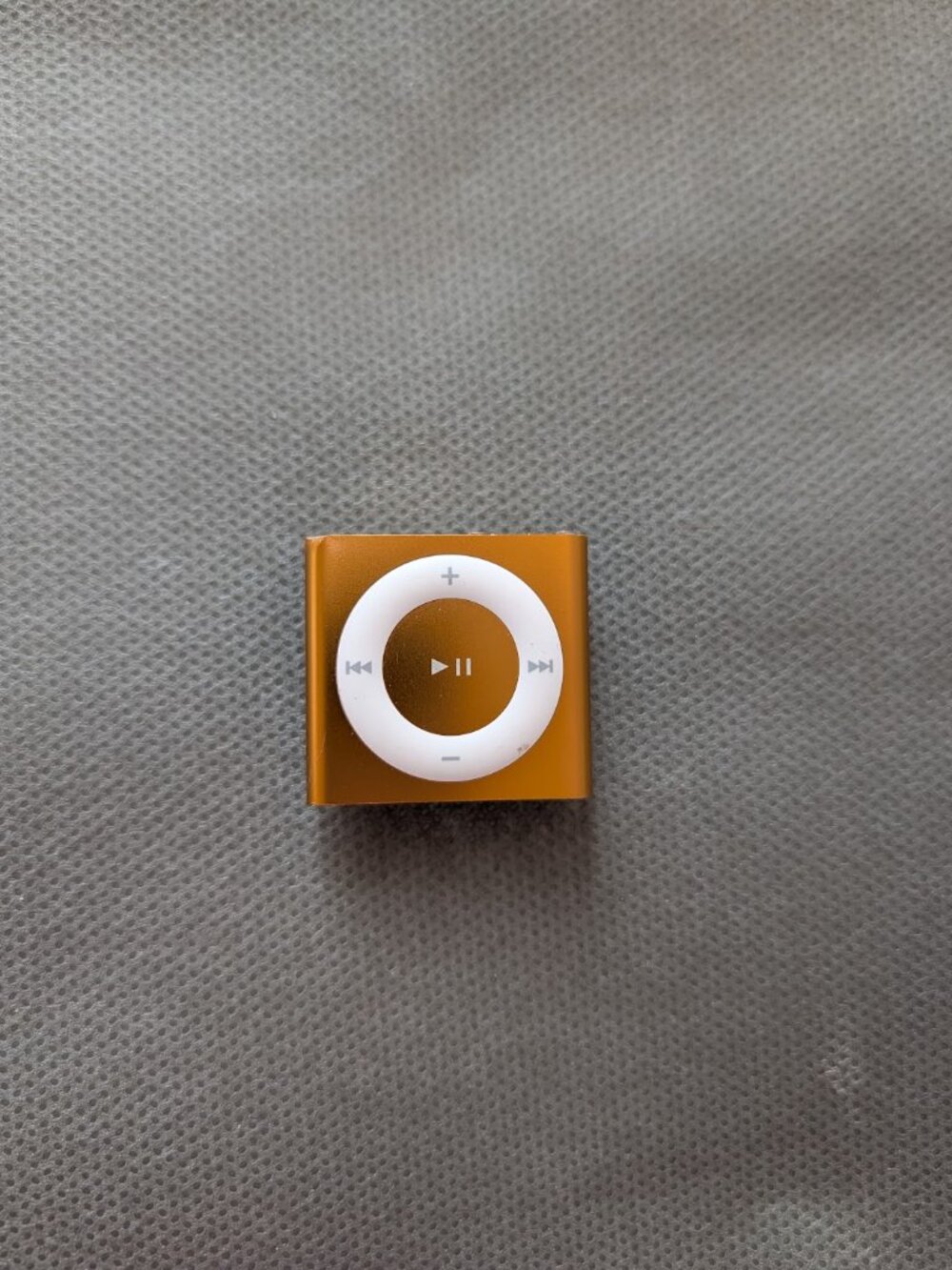 Apple iPod Shuffle 4th Gen 2GB Orange A1373 Tested w/ Headphones